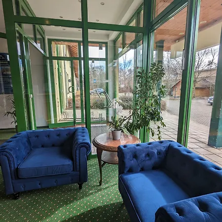 安格鲁 - 奎德林堡酒店 酒店