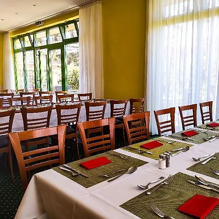 Acron-hotel Hotell 3*